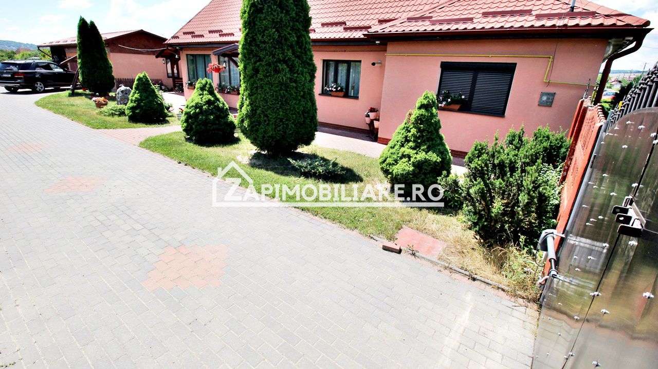Casa 5 camere, 250 mp,3 băi,2.500mp teren,  0% comision — fotografia 3