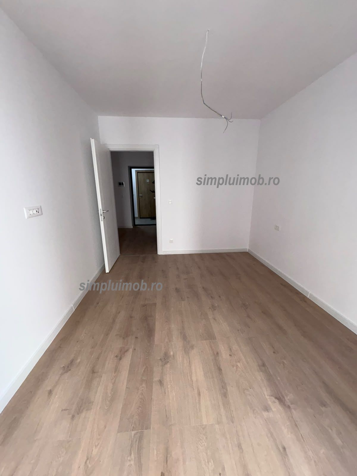 2 Camere Hils Titanium Bloc Nou — fotografia 4