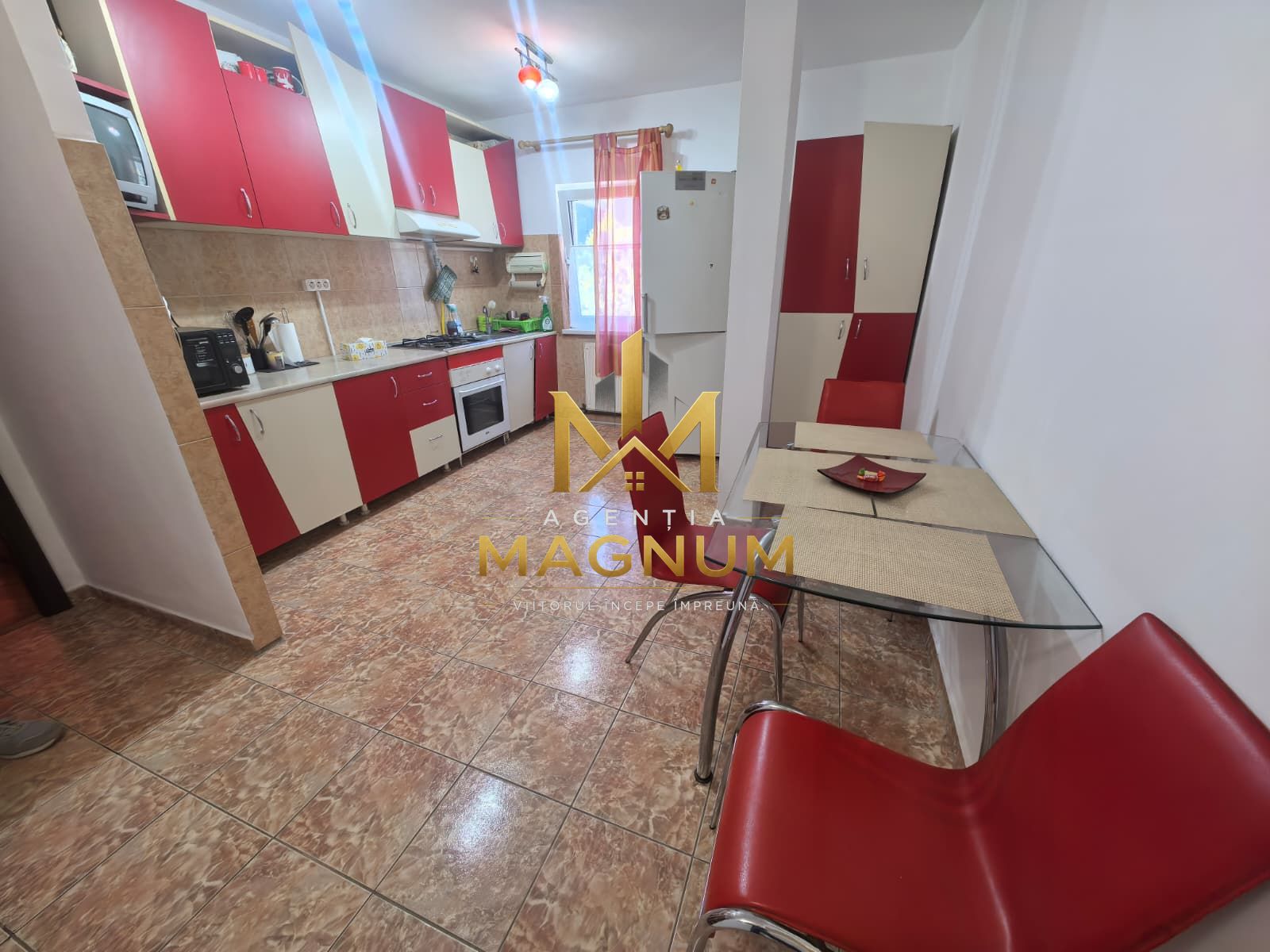 Apartament cu 3 camere de inchiriat — fotografia 5