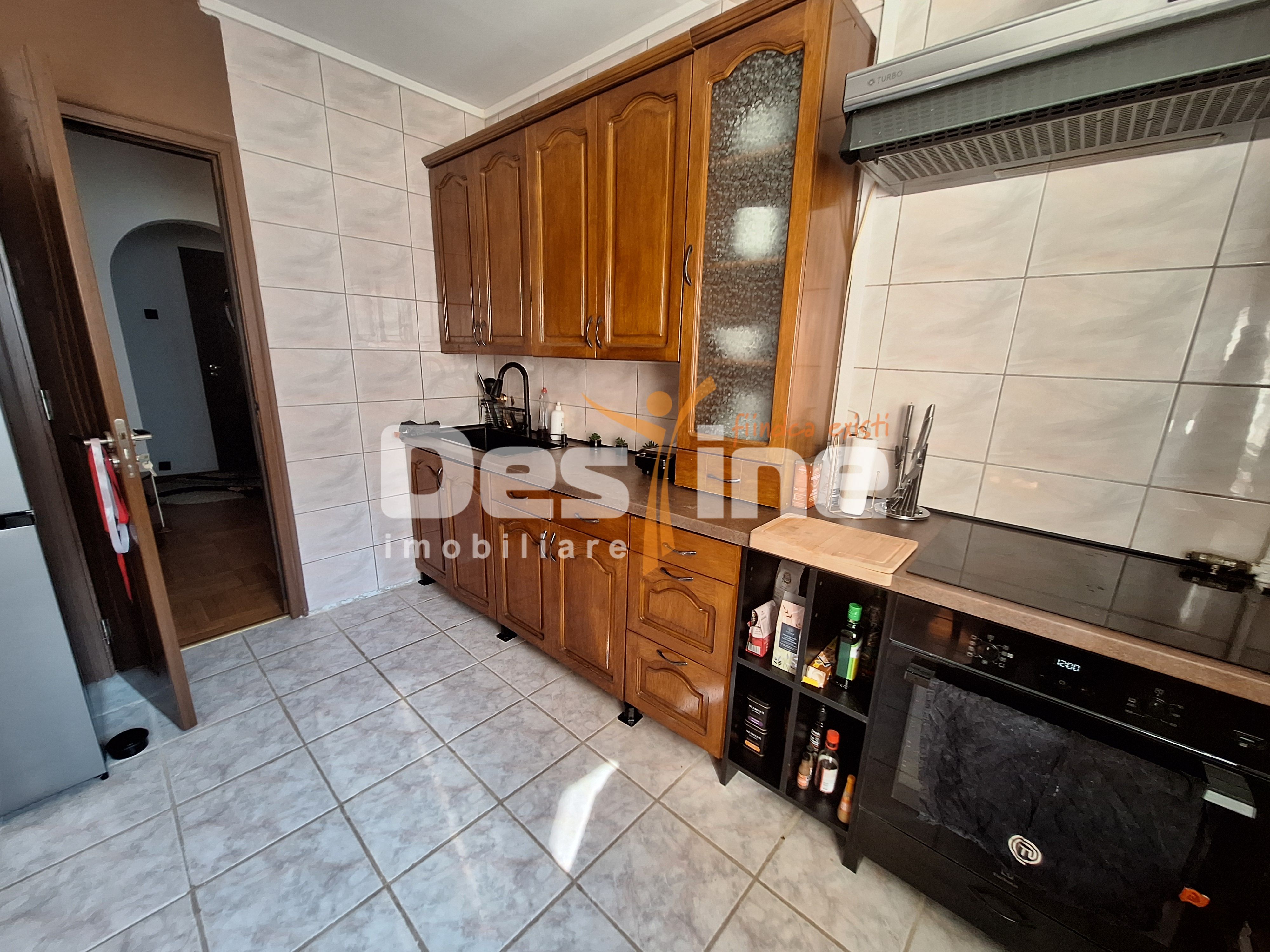Apartament 3 camere de închiriat | Nerva Traian – Bd. Unirii | Parcare — fotografia 10