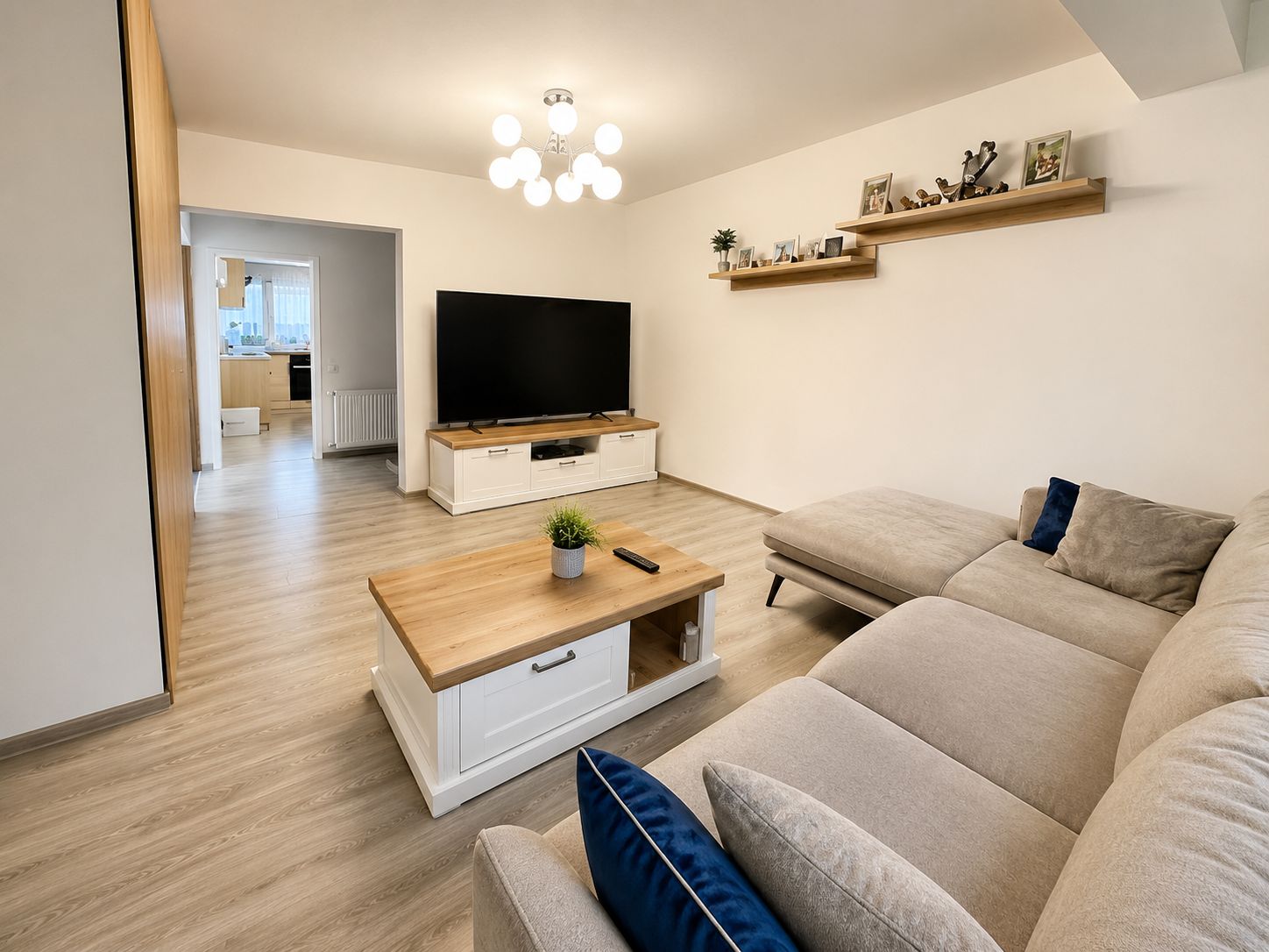 Duplex Spațios cu 3 Dormitoare și Curte Amenajată — fotografia 3