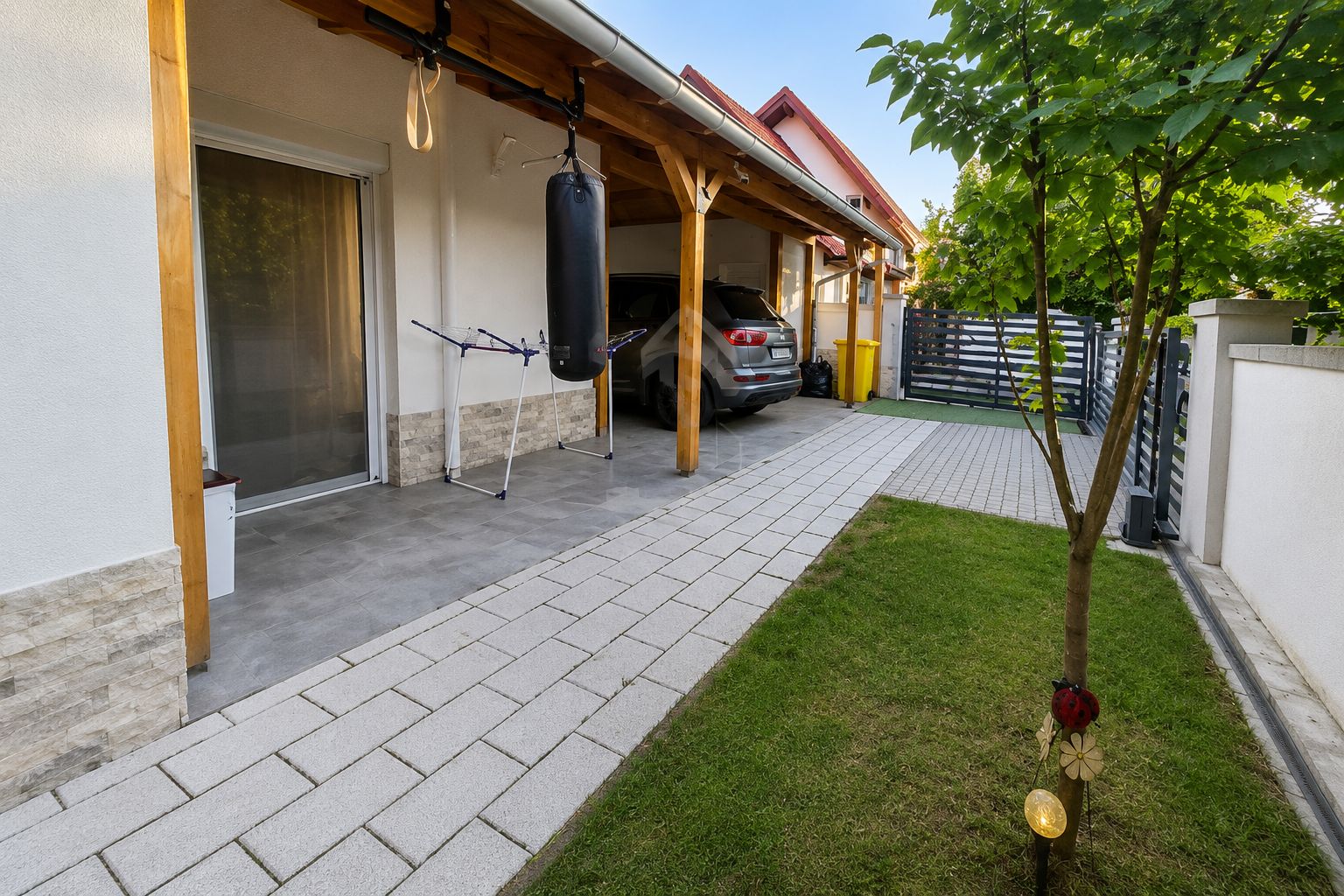 Duplex Spațios cu 3 Dormitoare și Curte Amenajată — fotografia 6