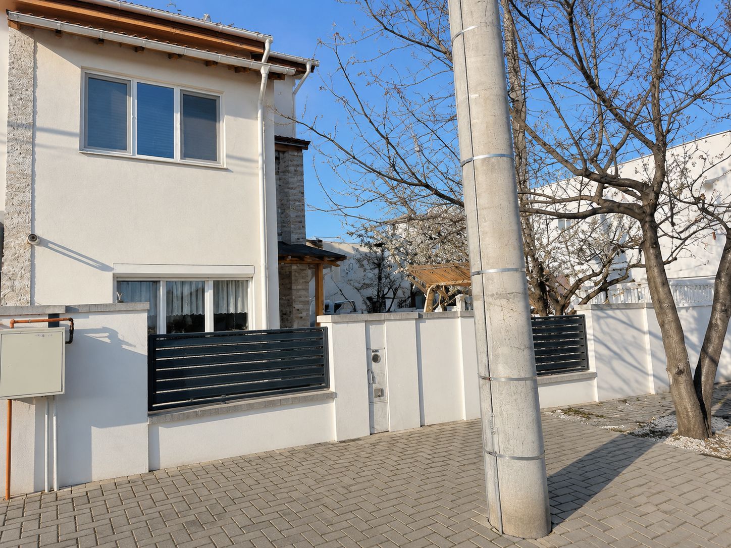 Duplex Spațios cu 3 Dormitoare și Curte Amenajată — fotografia 7
