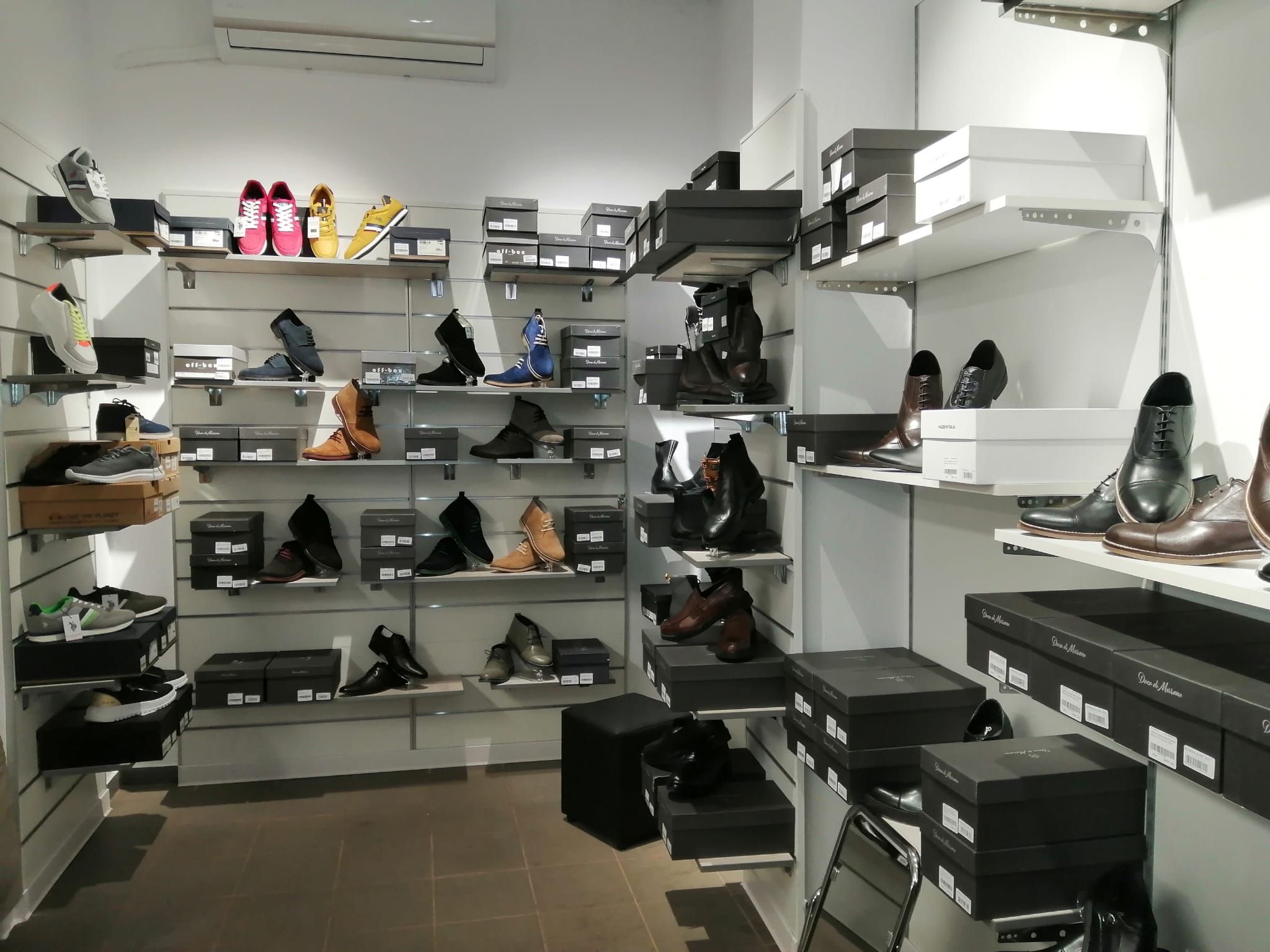 Spațiu comercial ultracentral, 200 mp singurul vad 100% pietonal Roman — fotografia 11