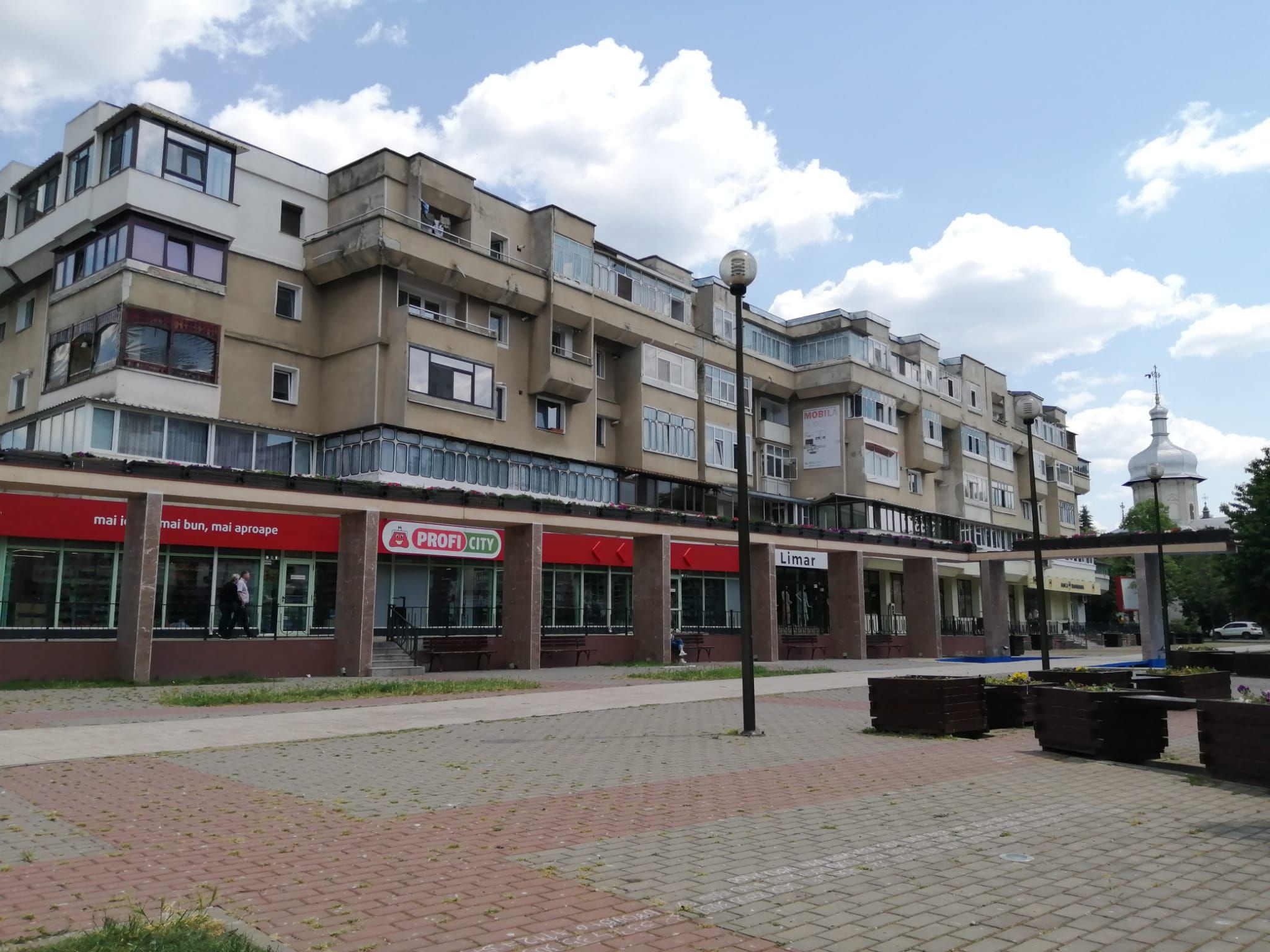 Spațiu comercial ultracentral, 200 mp singurul vad 100% pietonal Roman — fotografia 2