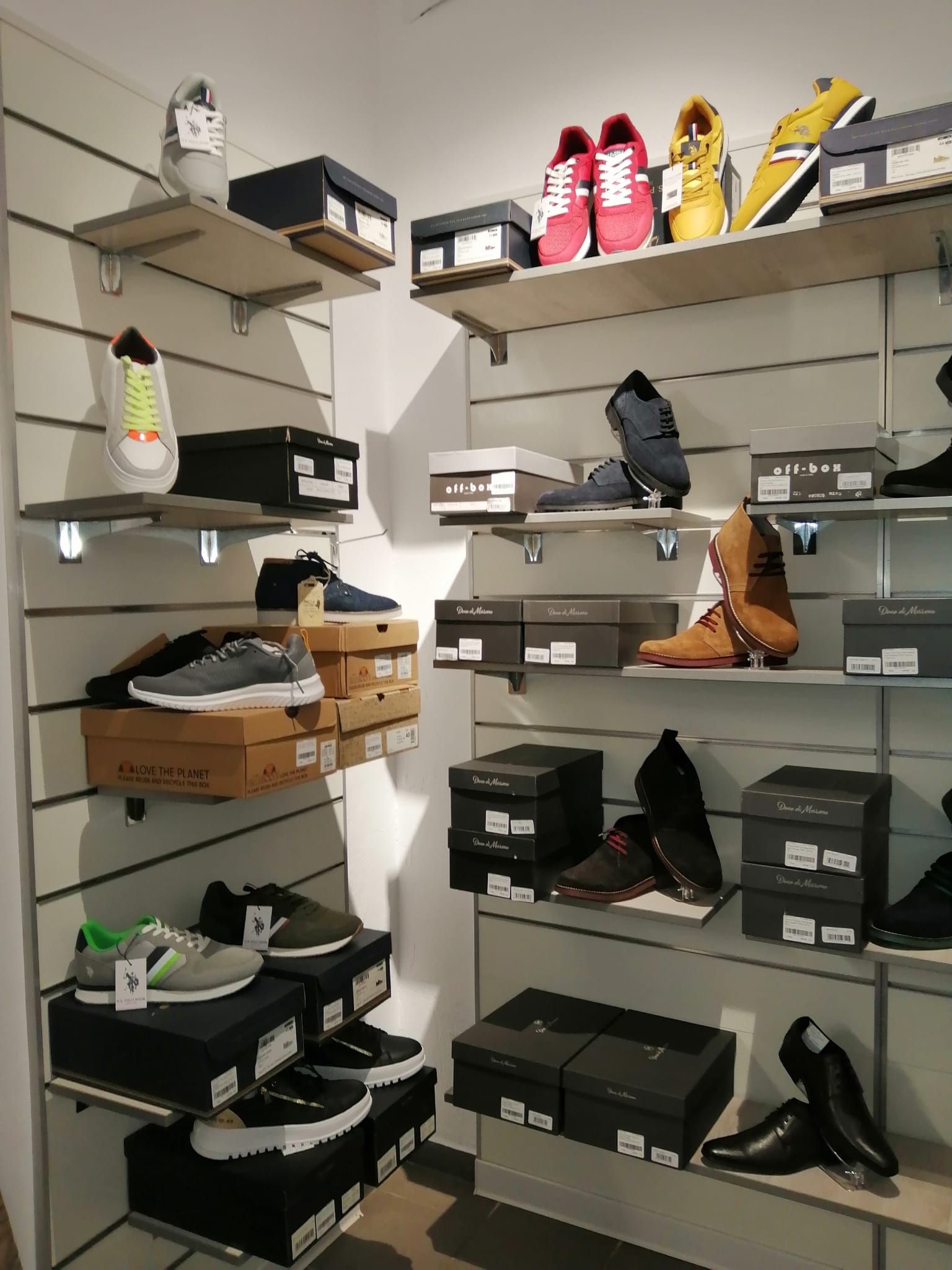 Spațiu comercial ultracentral, 200 mp singurul vad 100% pietonal Roman — fotografia 8