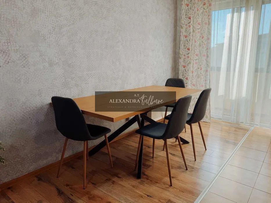 Apartament de vanzare, 2 camere, etaj intermediar, balcon, parcare — fotografia 4