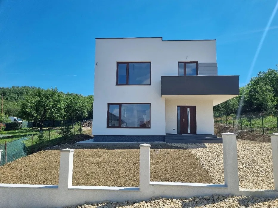 Casă deosebită în Sărmaș – 128 mp + teren 640 mp — fotografia 2