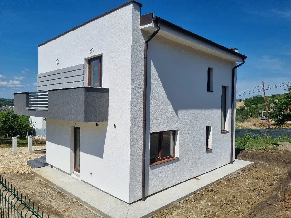 Casă deosebită în Sărmaș – 128 mp + teren 640 mp — fotografia 3