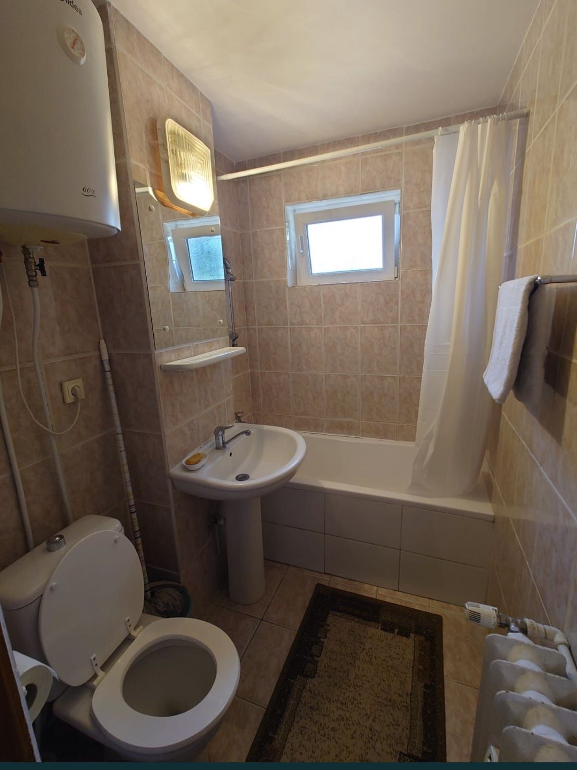 Proprietar vand ap3 camere decomandat Ciresica Tomis Nord — fotografia 5