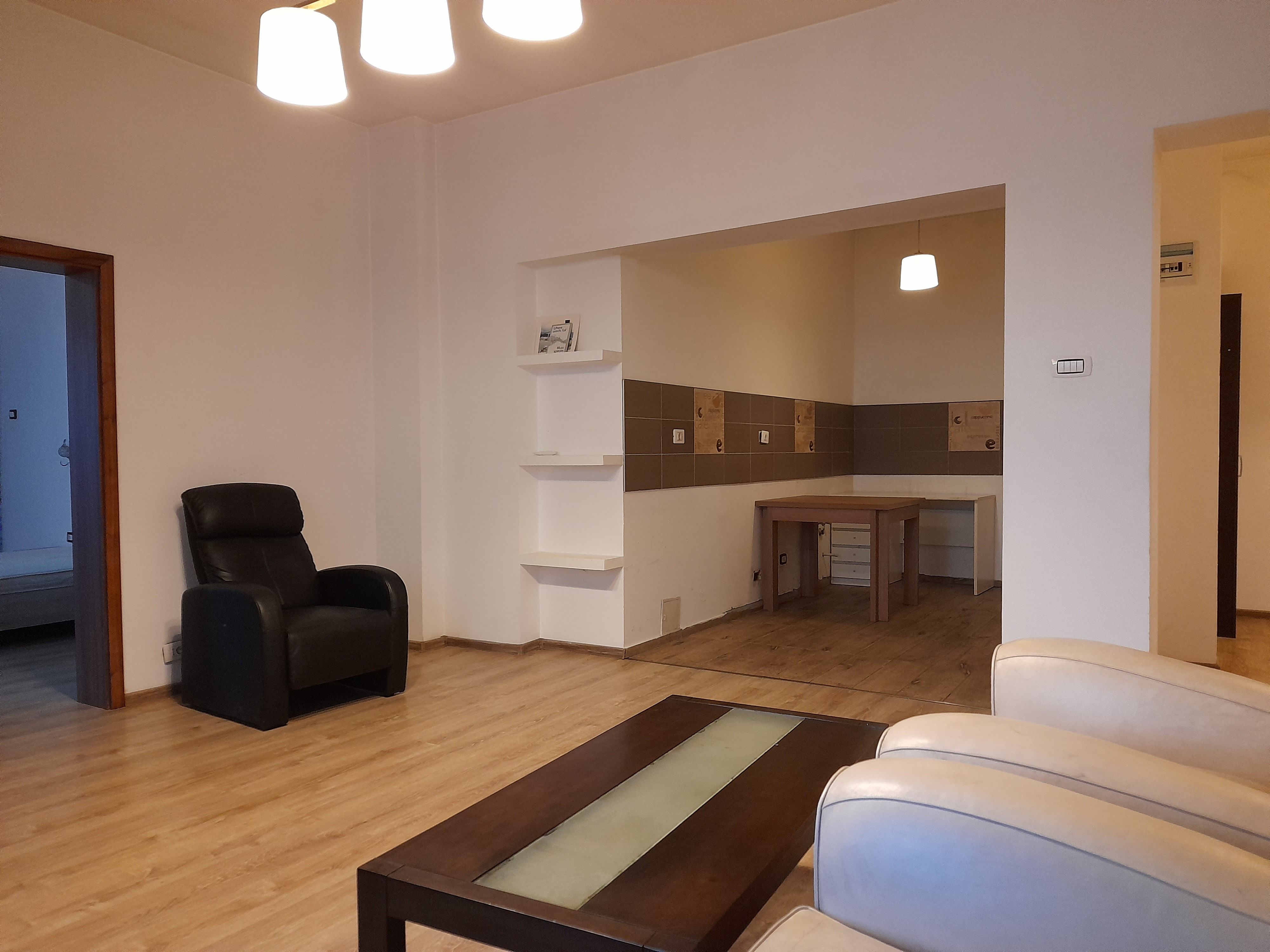 Apart.ultracentral 2 cam.et.1, pe str.Evreilor Deportati 64, Oradea — fotografia 4