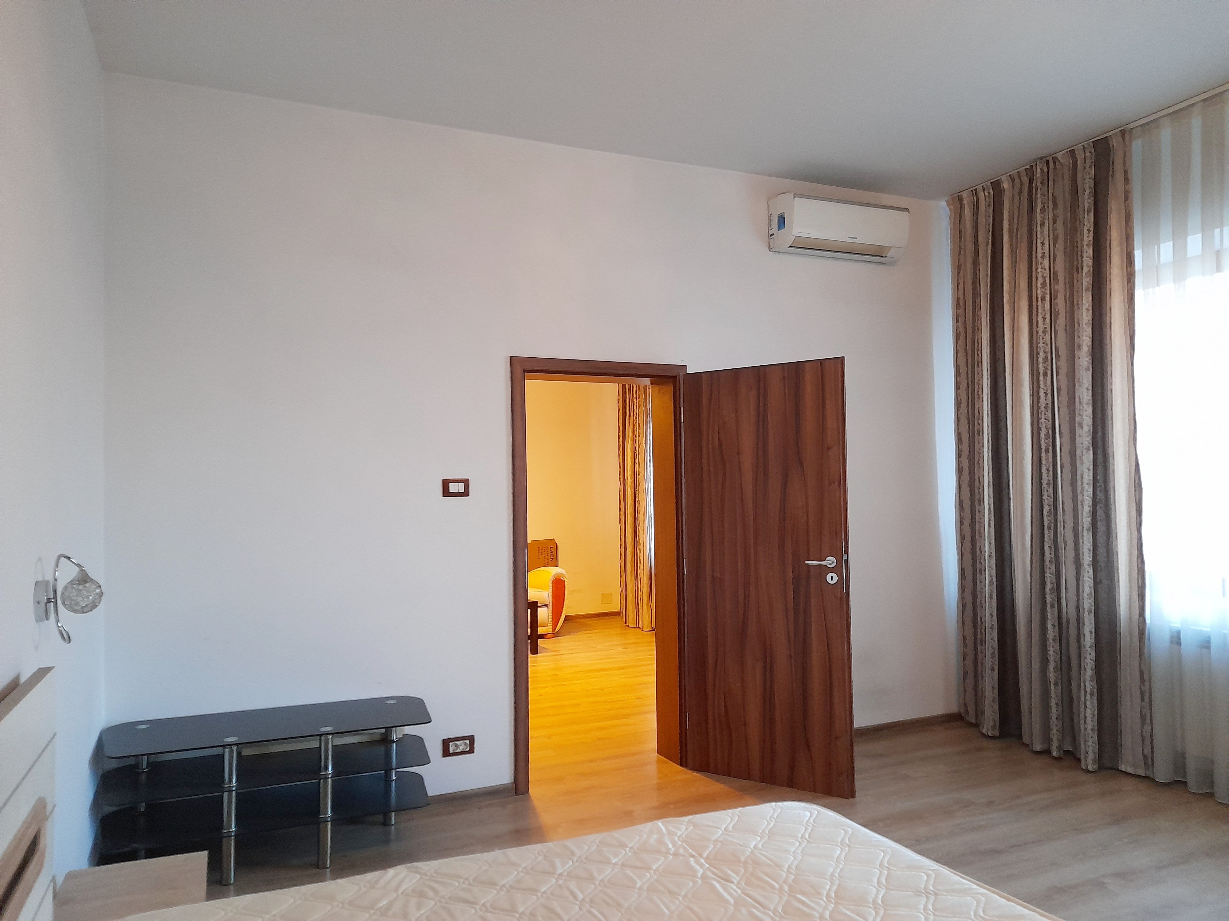 Apart.ultracentral 2 cam.et.1, pe str.Evreilor Deportati 64, Oradea — fotografia 6