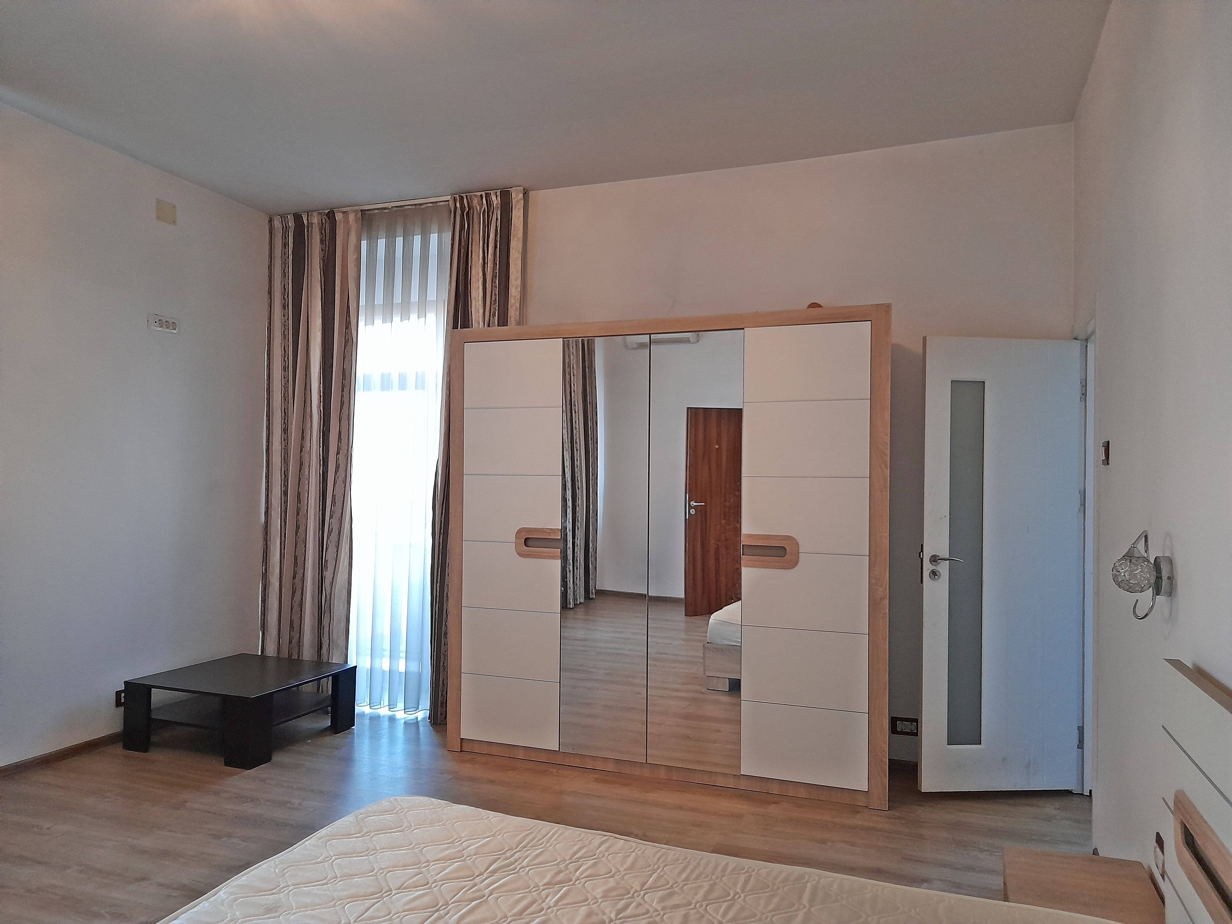 Apart.ultracentral 2 cam.et.1, pe str.Evreilor Deportati 64, Oradea — fotografia 7