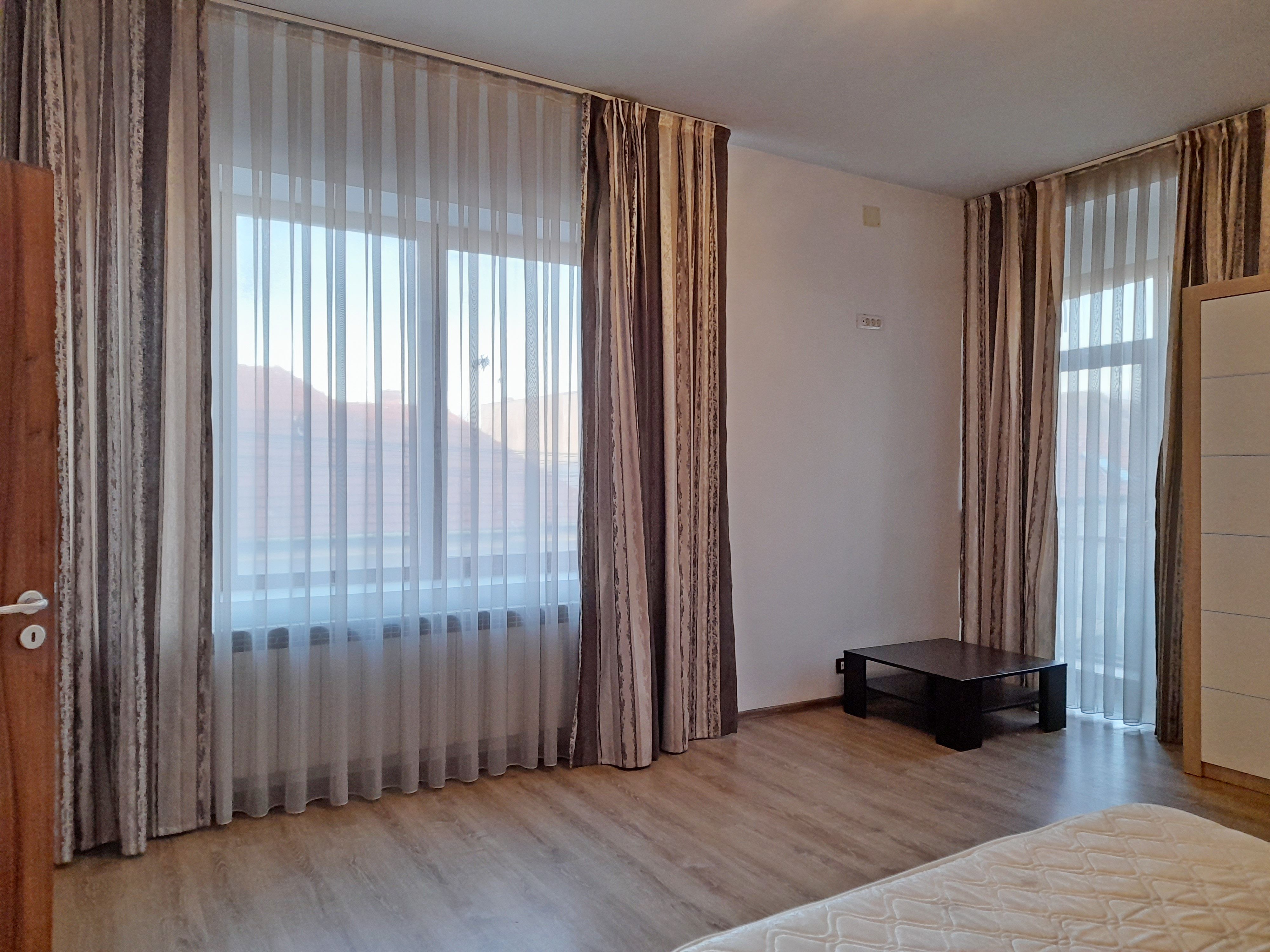 Apart.ultracentral 2 cam.et.1, pe str.Evreilor Deportati 64, Oradea — fotografia 8