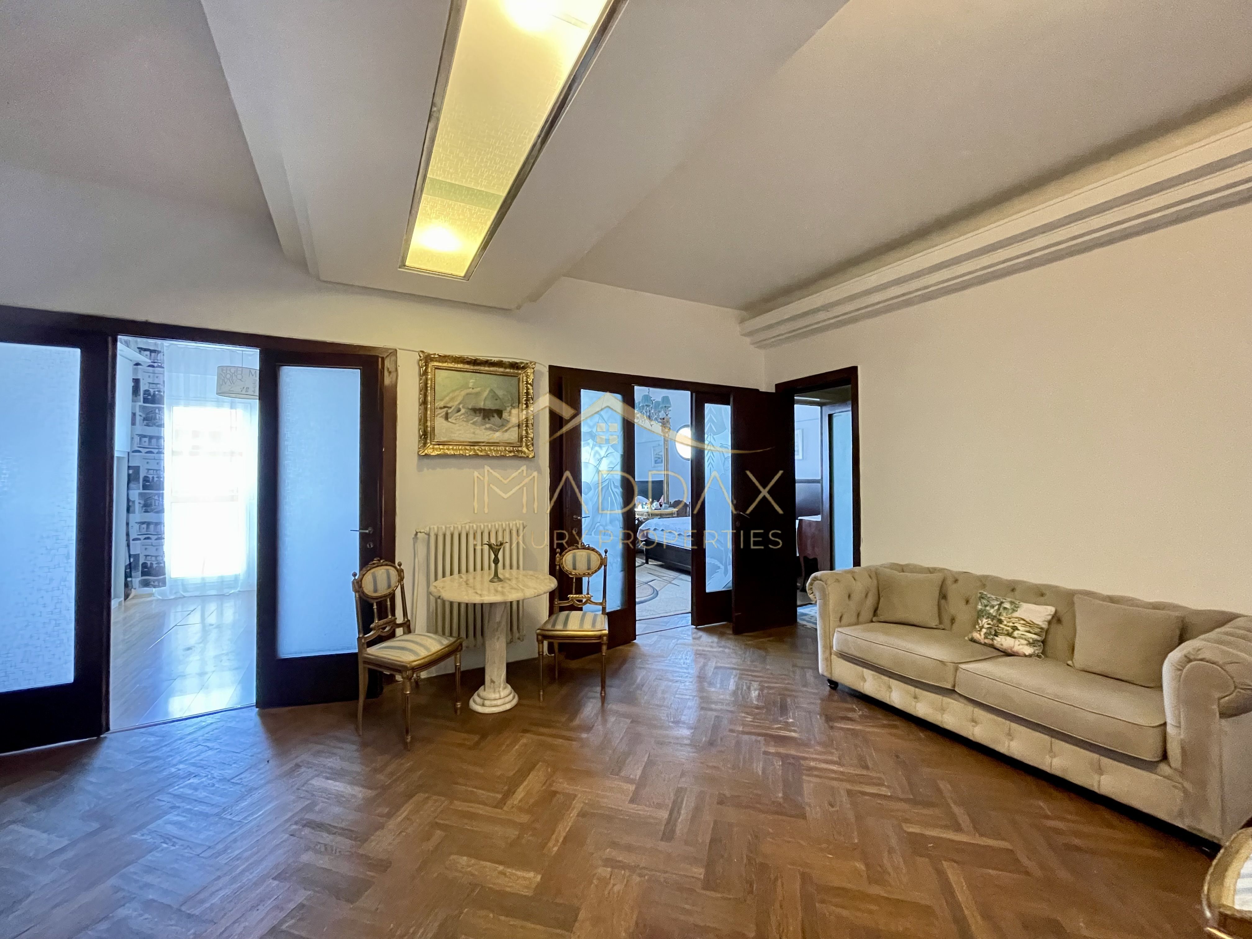 Apartament 5 camere**Oportunitate investitie**Caru"cu Bere//Centrul Istoric