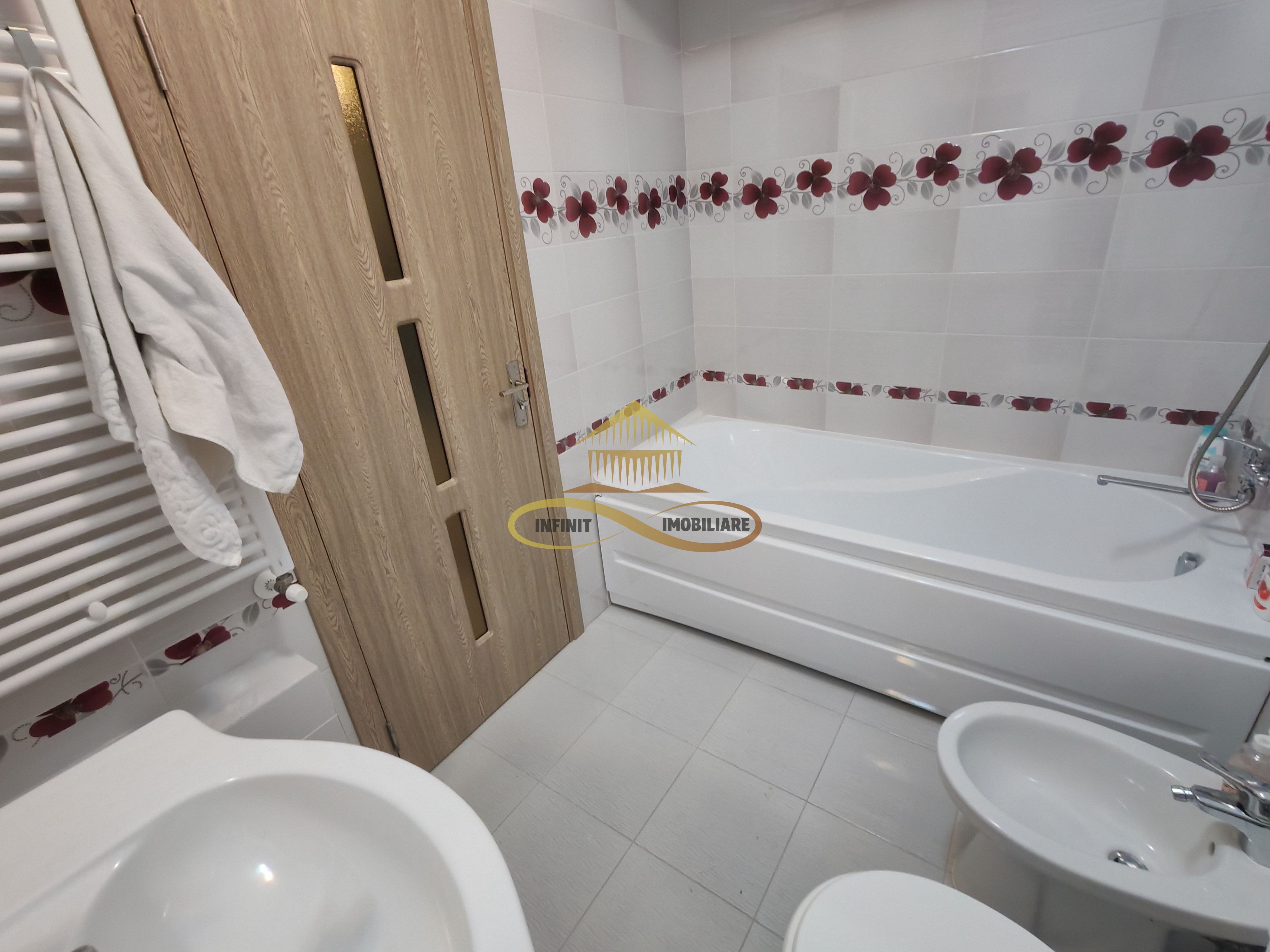 Apartament 3 camere Complex Bacovia (Fiald) 2 bai+parcare — fotografia 7