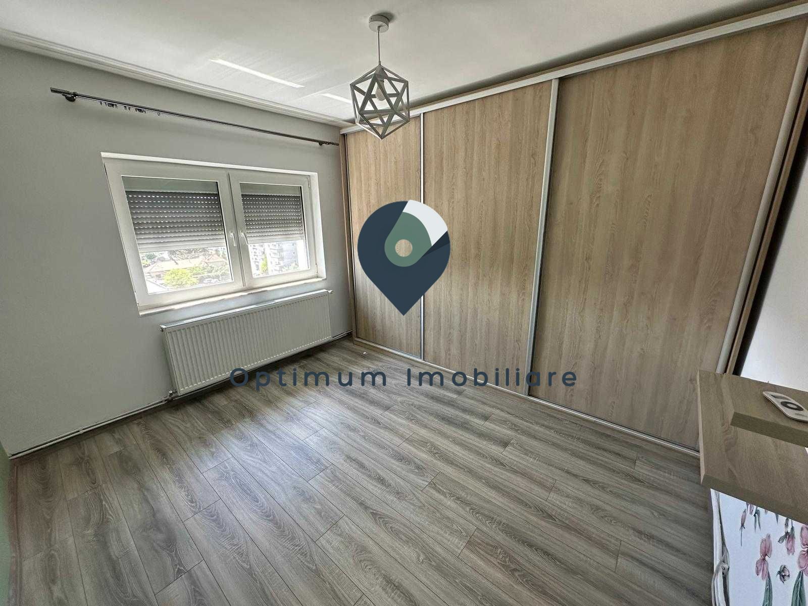 Apartament cu 3 camere, 2 bai in Manastur, zona Piata Flora !