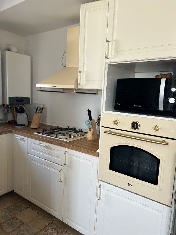 Sau/închiriez casa P+1E capătul Comunei Berceni Mănăstirea Sf. Treime — fotografia 6