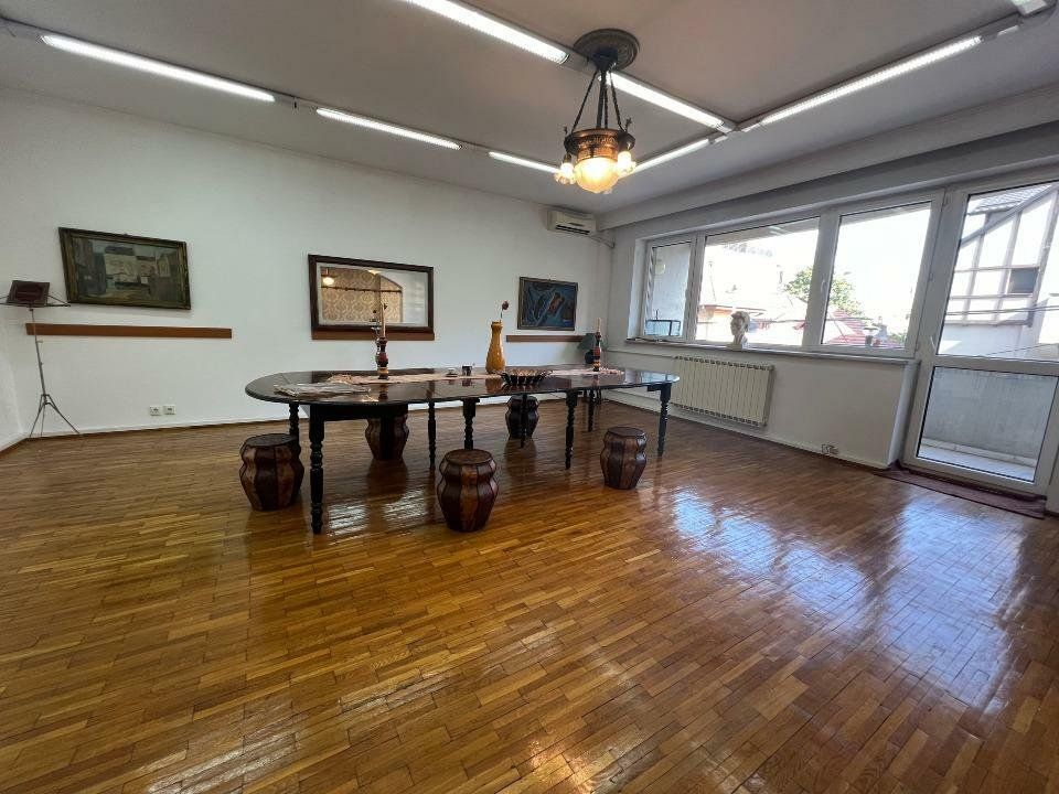 Apartament  4 camere , Aviatorilor, direct proprietar — fotografia 3
