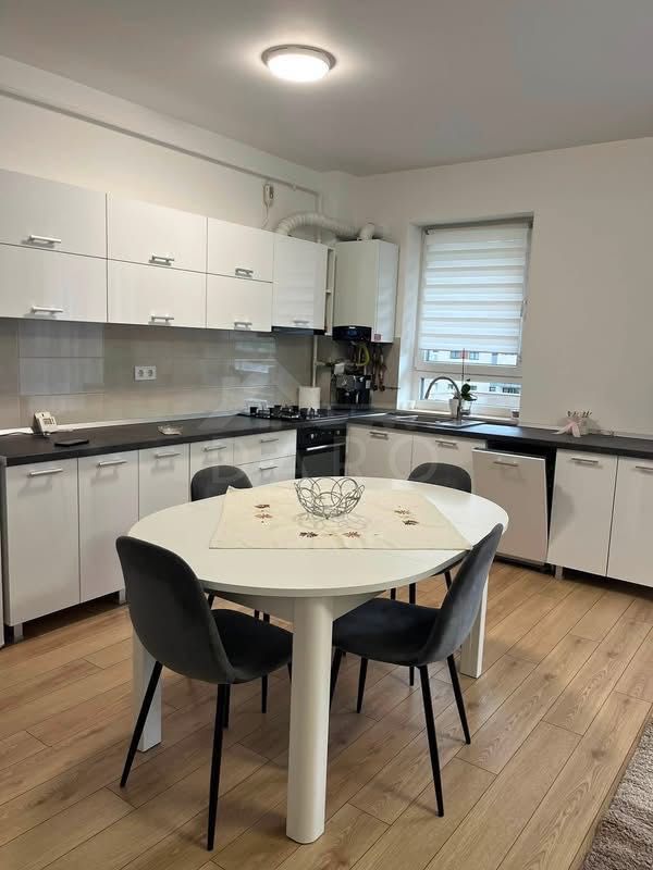 Inchiriez apartament cu doua camere cartier Maurer