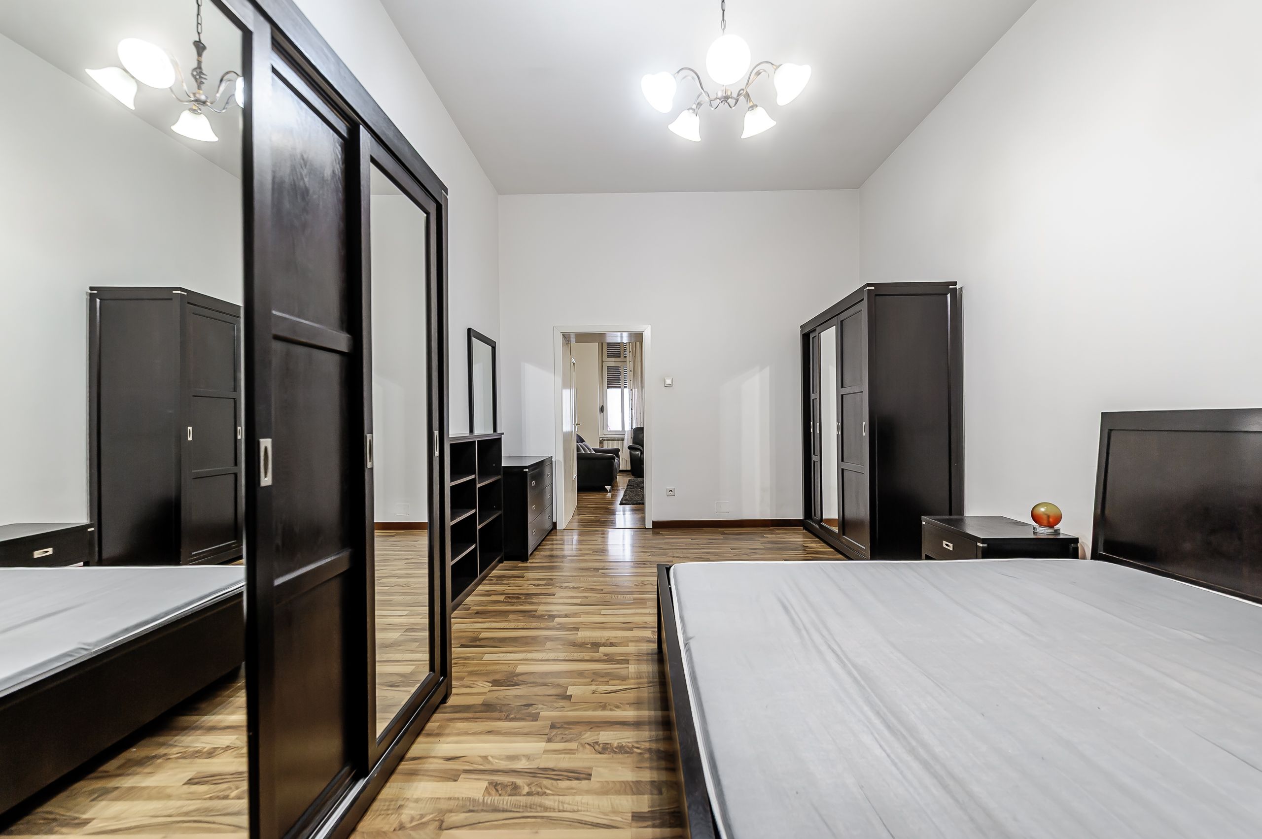 PRET NOU! Apartament 2 camere - Etaj 1 - Palatul Neumann - COMISION 0 — fotografia 3