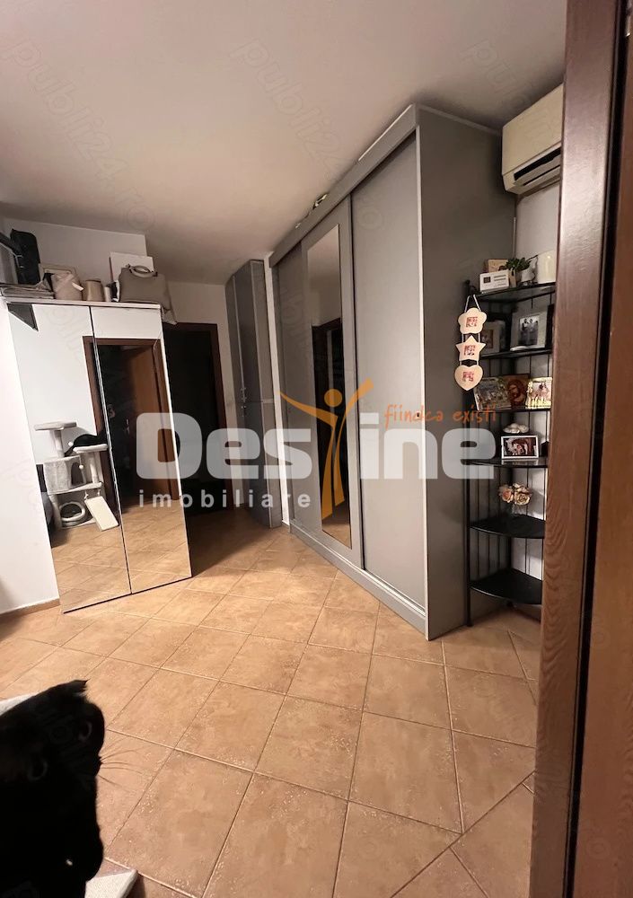Apartament decomandat cu 3 camere, mansardă și multiple spații — fotografia 3