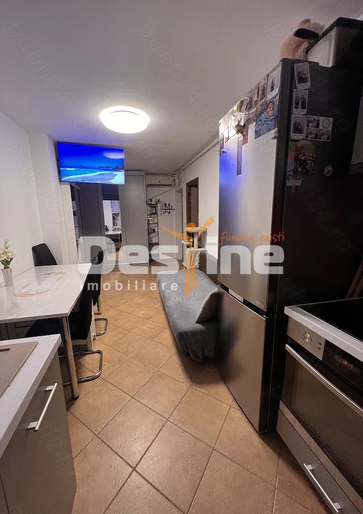 Apartament decomandat cu 3 camere, mansardă și multiple spații — fotografia 9