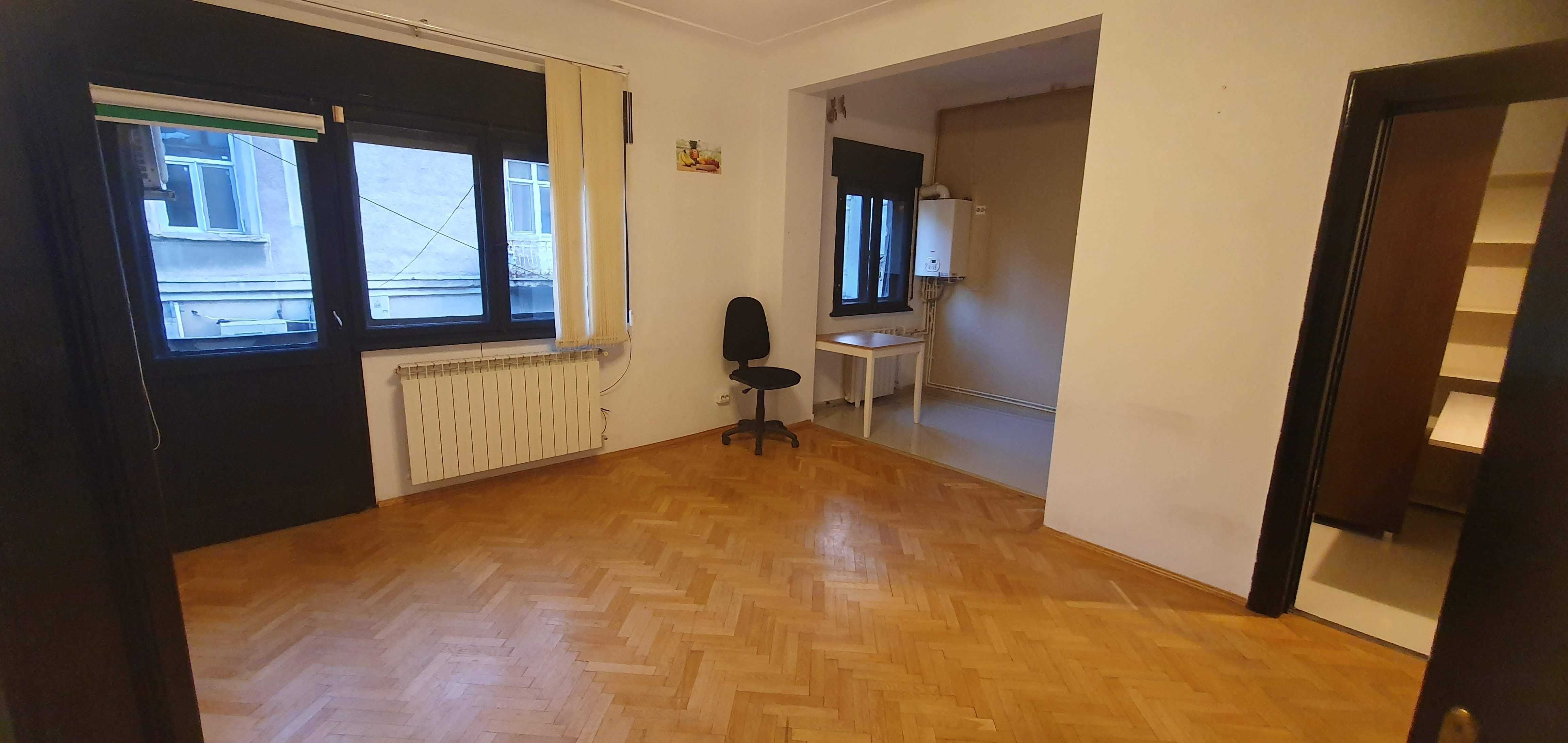 Apartament 2 camere in vila, stradal Dorobanți doua balcoane, două băi — fotografia 2