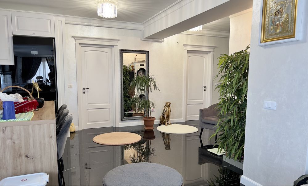 P. F.  Penthouse  Bucium 3 camere 140 mp MOBILAT — fotografia 5