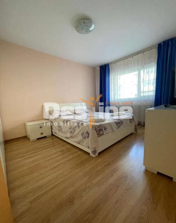 Apartament cu 2 camere decomandat 55 mp la etaj intermediar, cartierul Tractorul