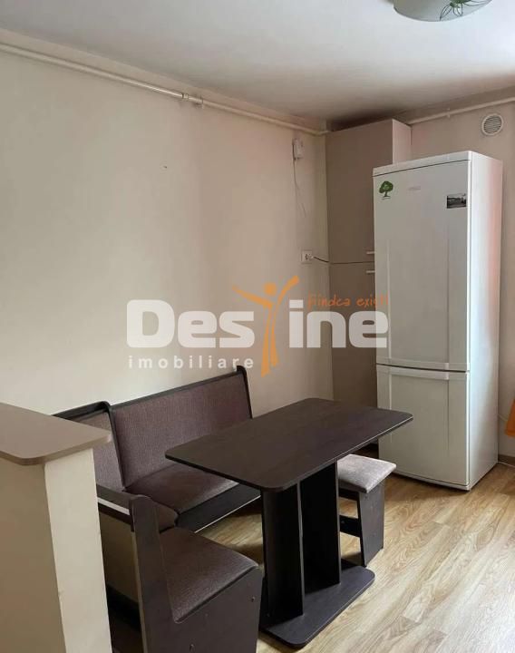 Apartament cu 2 camere decomandat 55 mp la etaj intermediar, cartierul Tractorul — fotografia 6