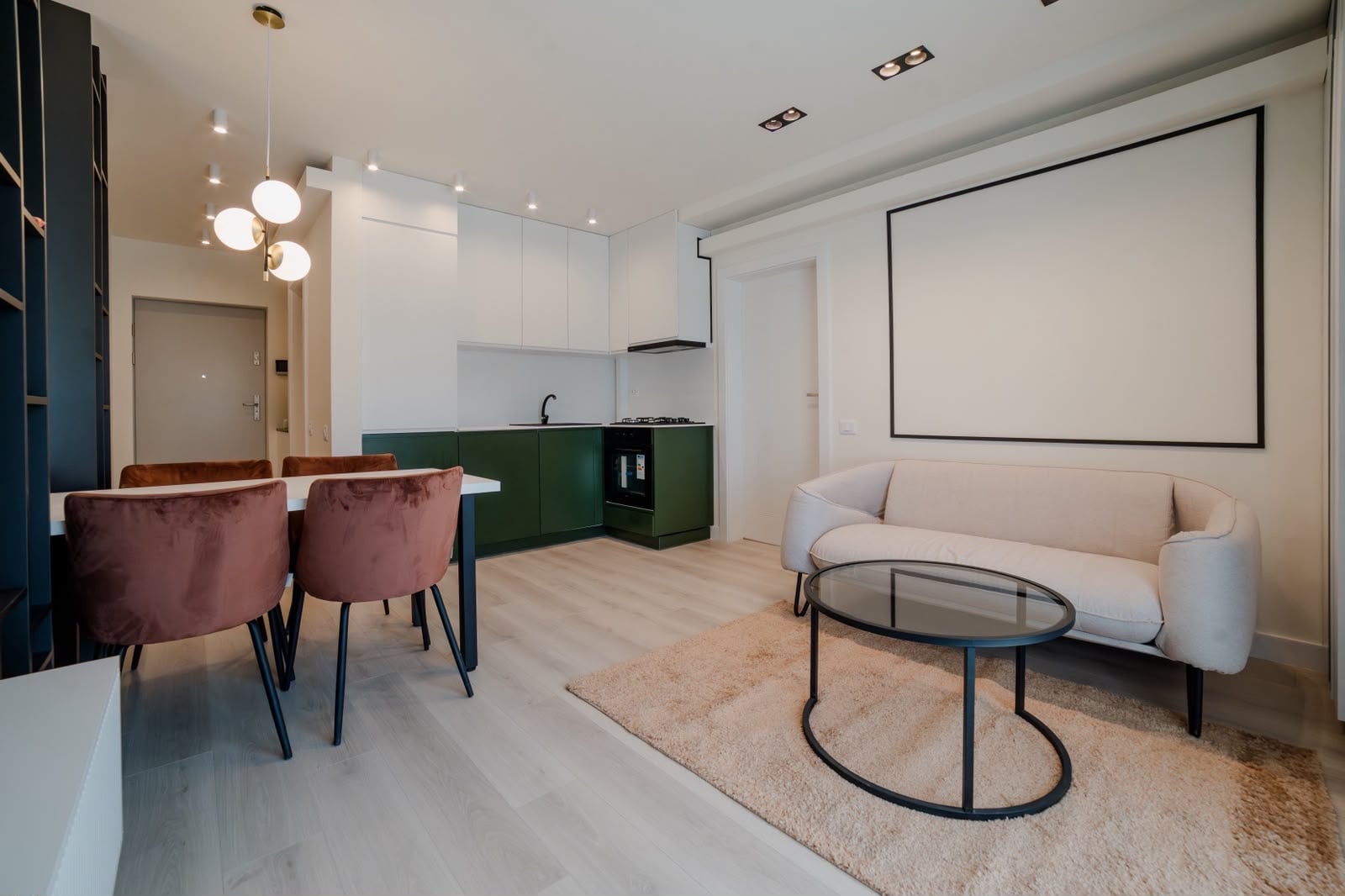 Apartament cu 2 Camere de  Închiriat Avanera | Et.1 | 500E/luna — fotografia 2