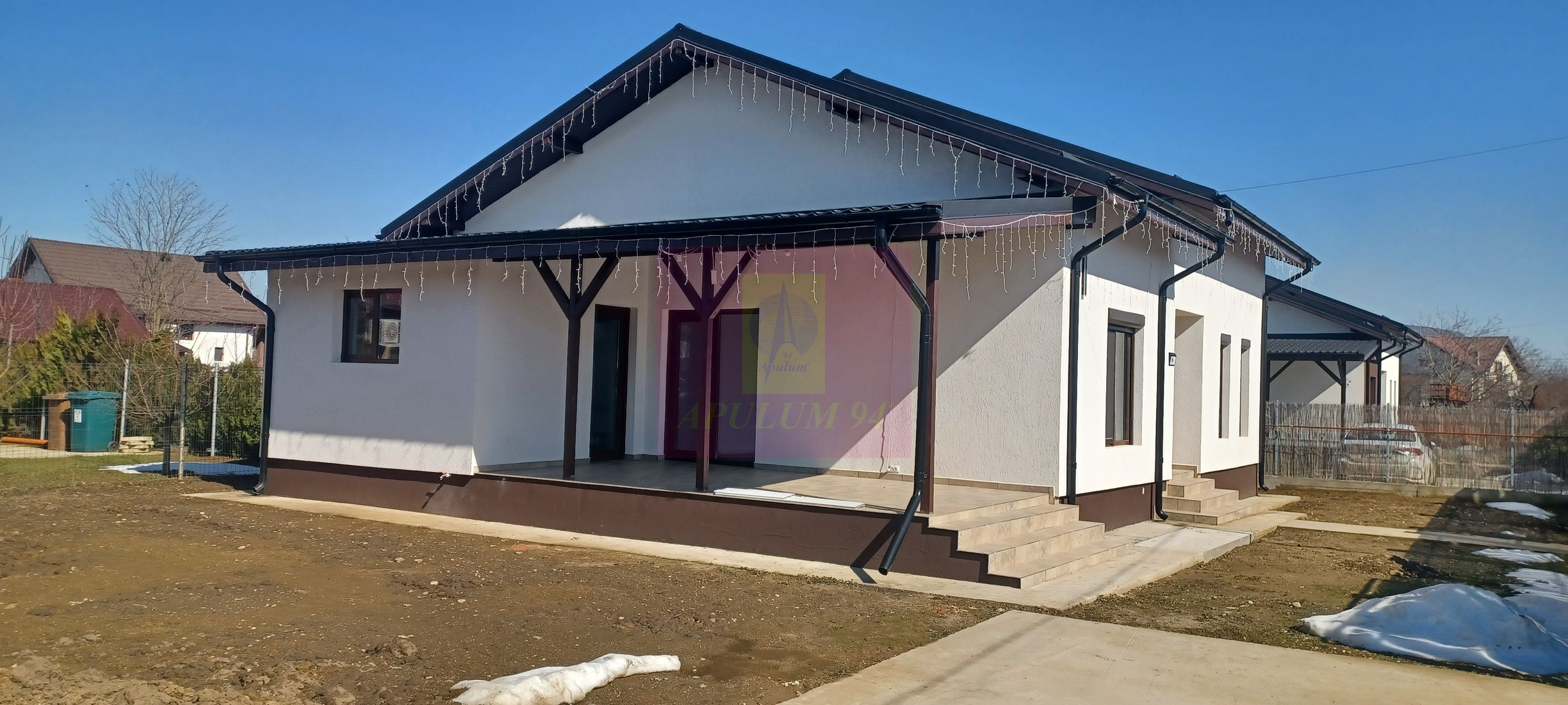 Săbăreni, casă nouă tip parter, cu pod mansardabil — fotografia 2