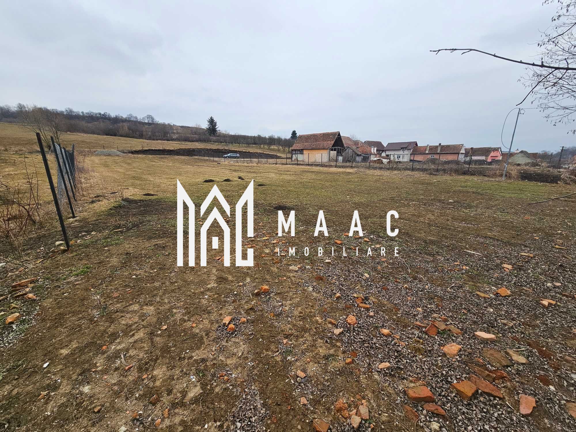 Teren de vânzare în Hamba | 1.740 mp | cu utilități și ieșire la râu — fotografia 2