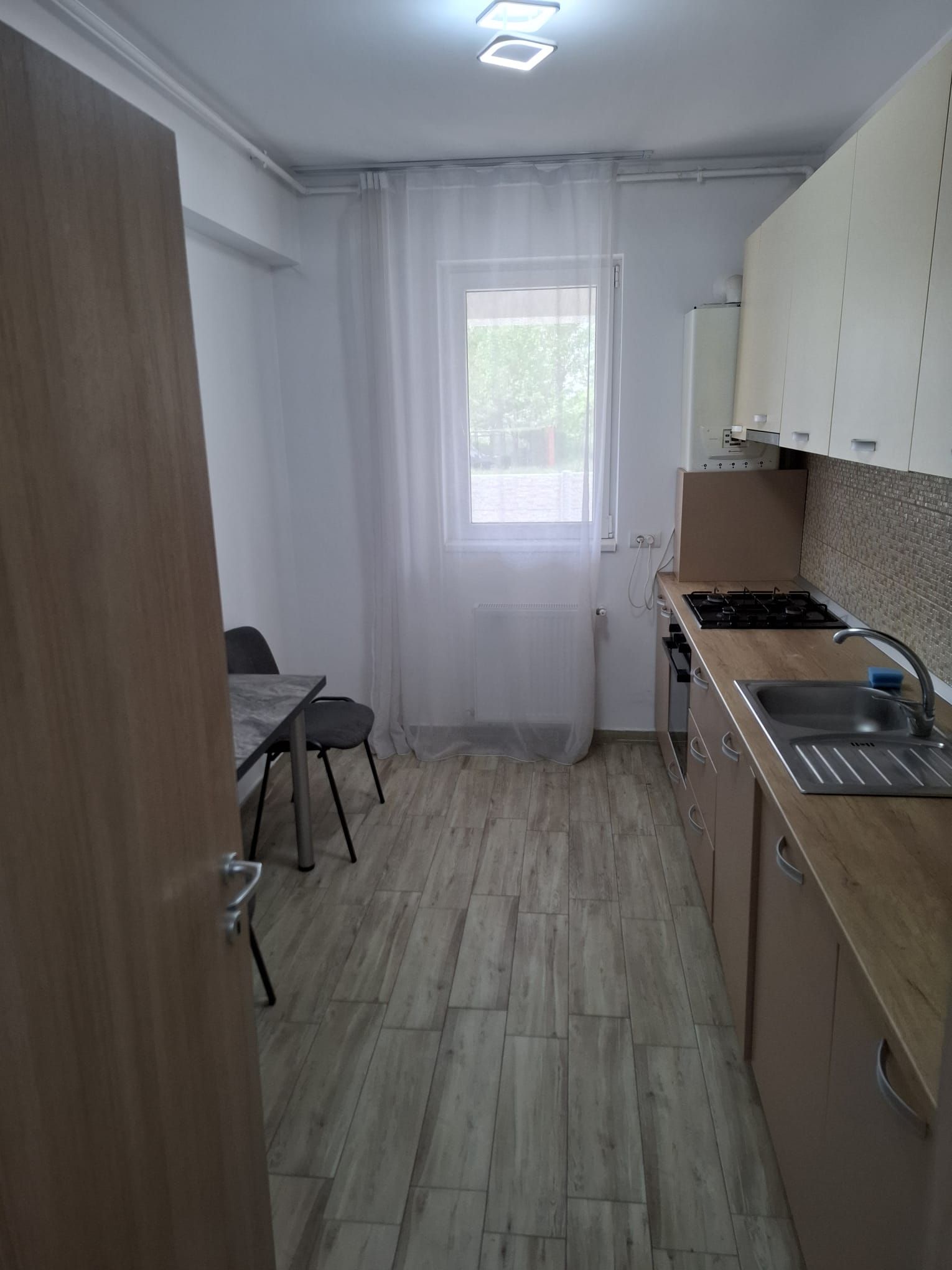 Ag BRASADAS închiriază ap 2 cam PARTER Metalurgiei PARCARE. — fotografia 4