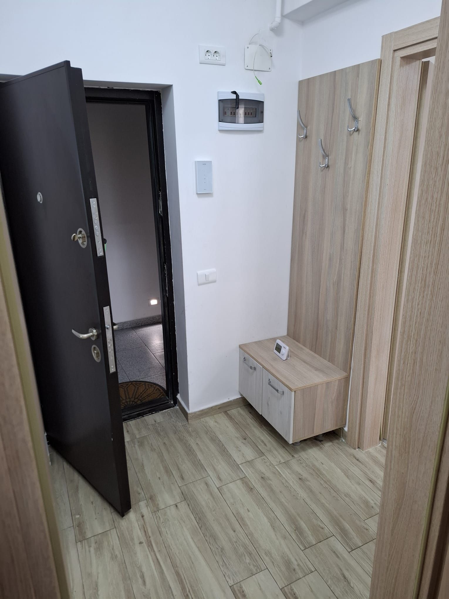 Ag BRASADAS închiriază ap 2 cam PARTER Metalurgiei PARCARE. — fotografia 5