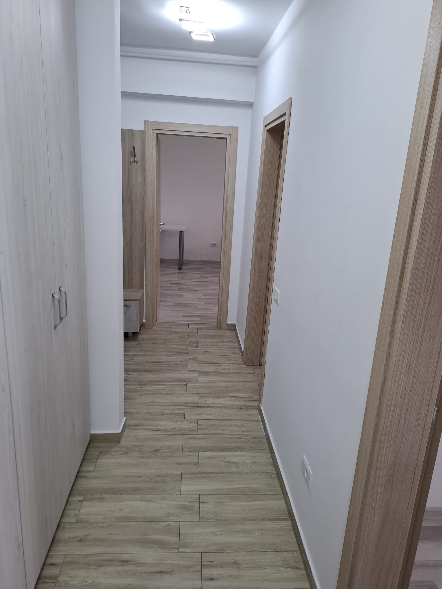 Ag BRASADAS închiriază ap 2 cam PARTER Metalurgiei PARCARE. — fotografia 6