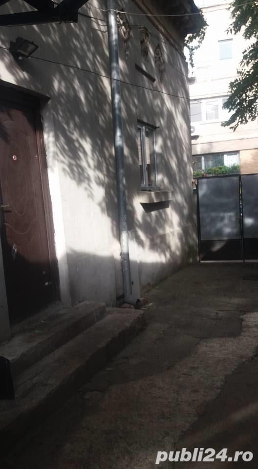 vanzare casa curte — fotografia 3