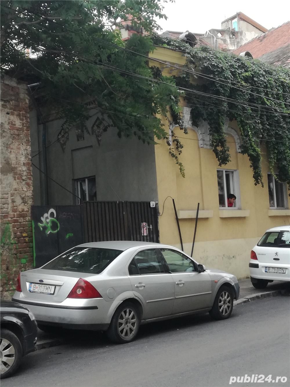 vanzare casa curte — fotografia 4