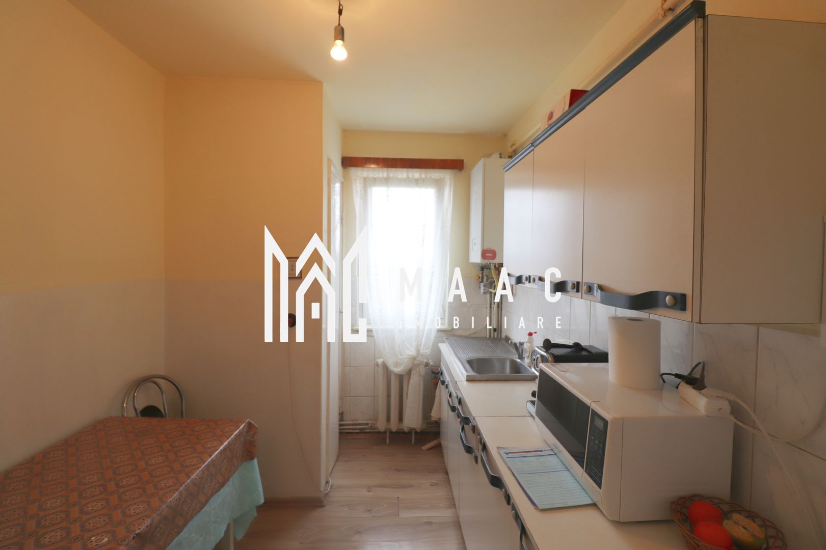 Apartament cu 2 camere | Balcon  |  Pivnita | zona Vasile Aaron — fotografia 3