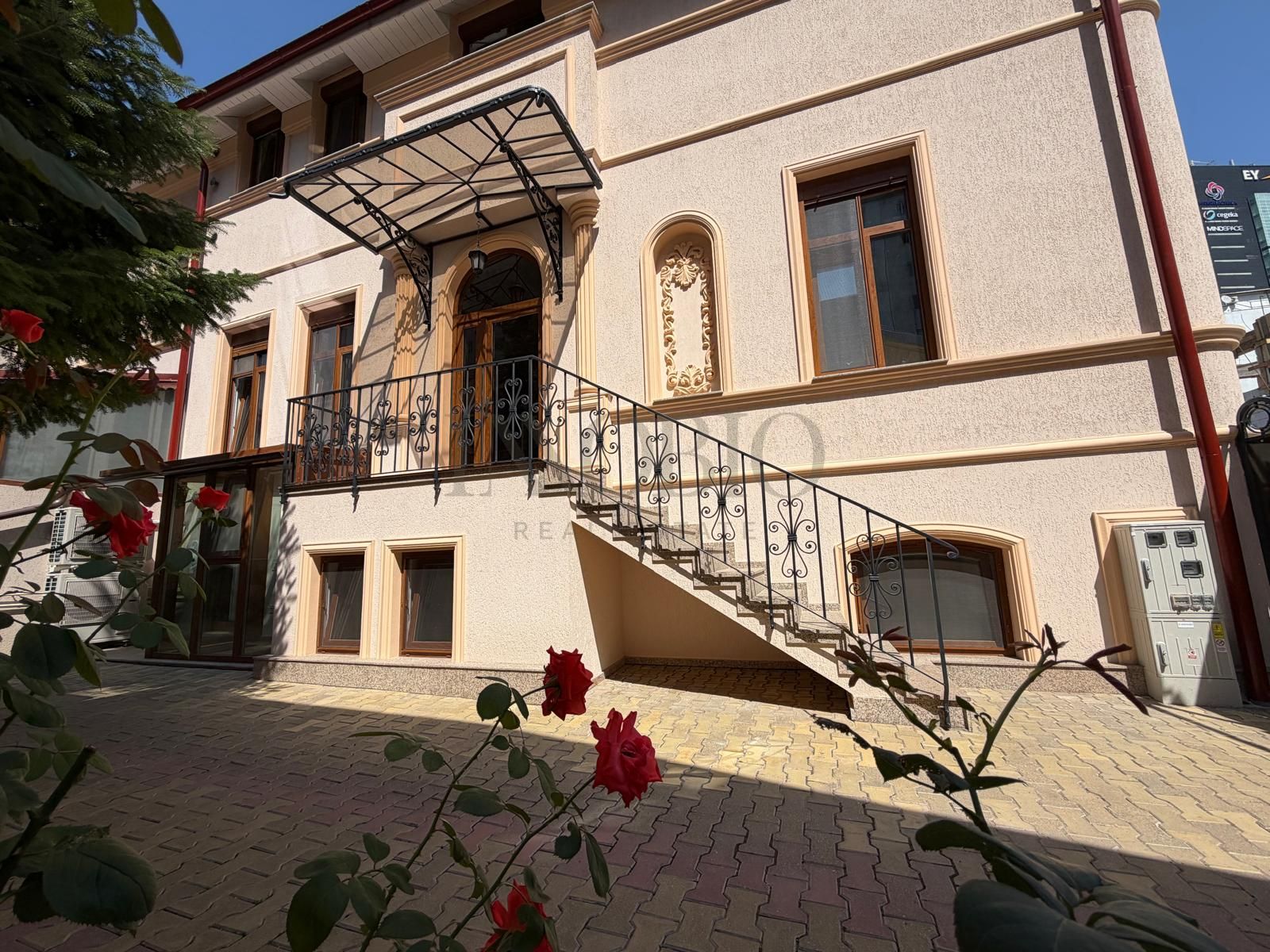 Casa/Vila 5 camere | Prima închiriere | 120 mp2 | Piața Victoriei