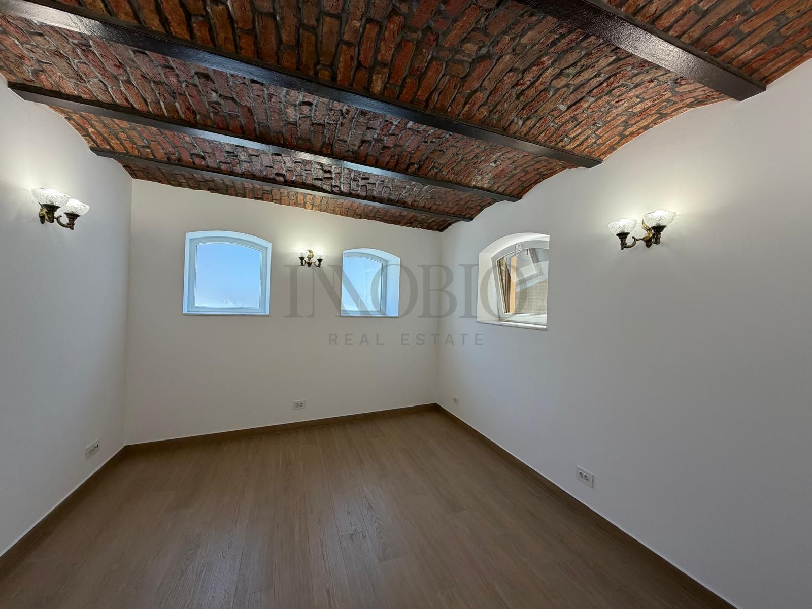 Casa/Vila 5 camere | Prima închiriere | 120 mp2 | Piața Victoriei — fotografia 13