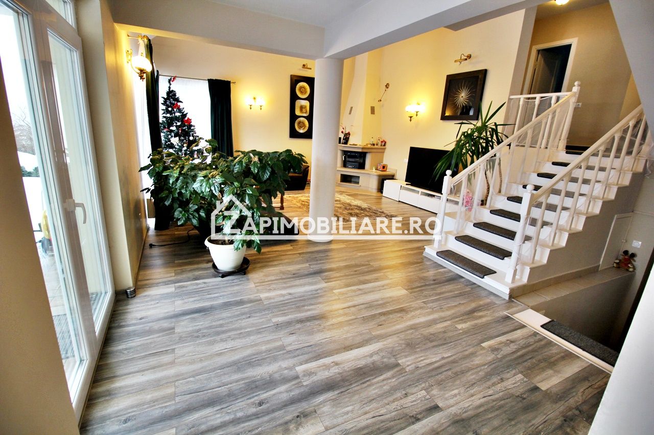 Casa D-P-E, 5 camere 200 mp,1.000 mp teren, garaj, semineu — fotografia 16