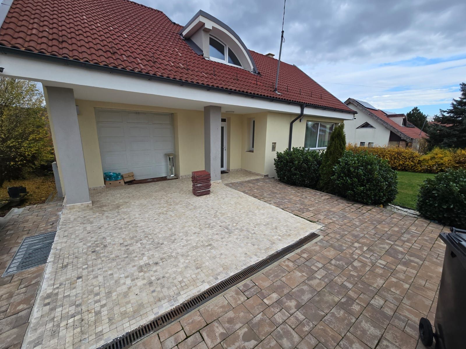 Casa D-P-E, 5 camere 200 mp,1.000 mp teren, garaj, semineu — fotografia 19