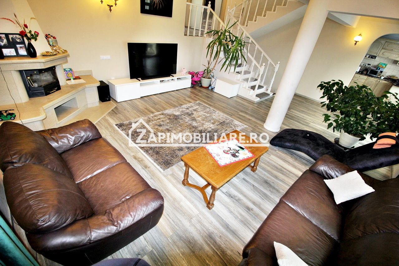 Casa D-P-E, 5 camere 200 mp,1.000 mp teren, garaj, semineu — fotografia 6