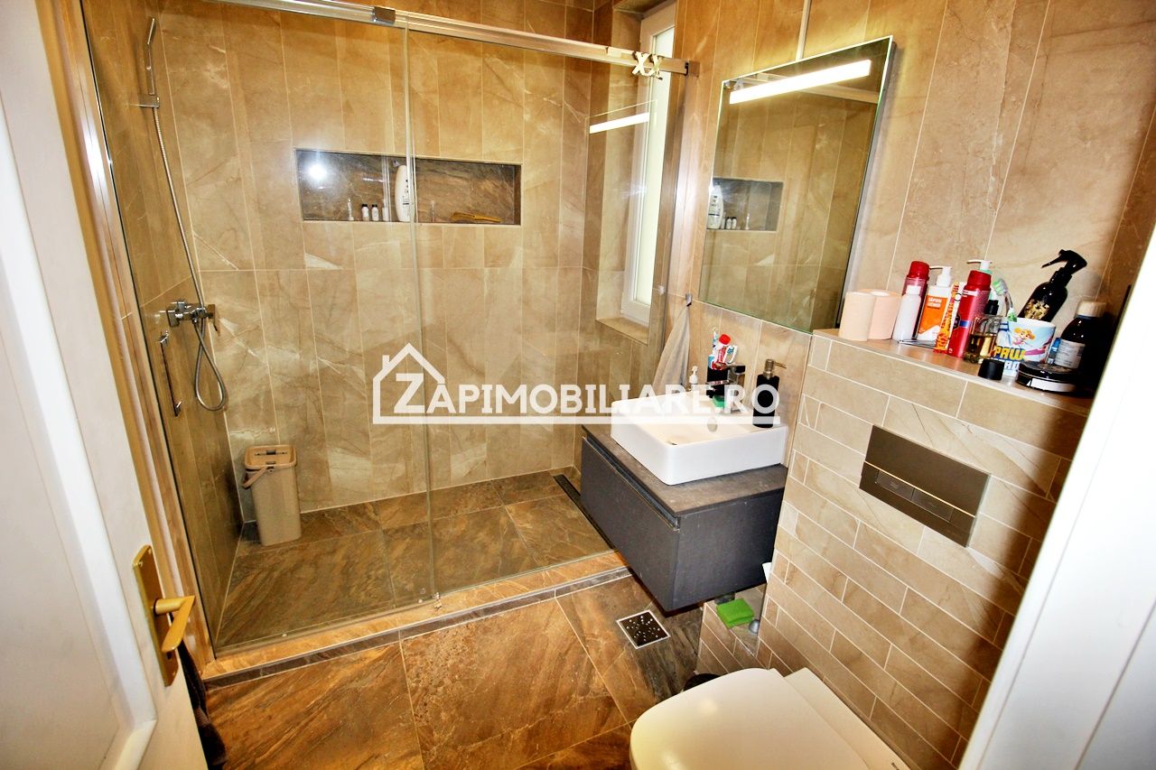 Casa D-P-E, 5 camere 200 mp,1.000 mp teren, garaj, semineu — fotografia 8
