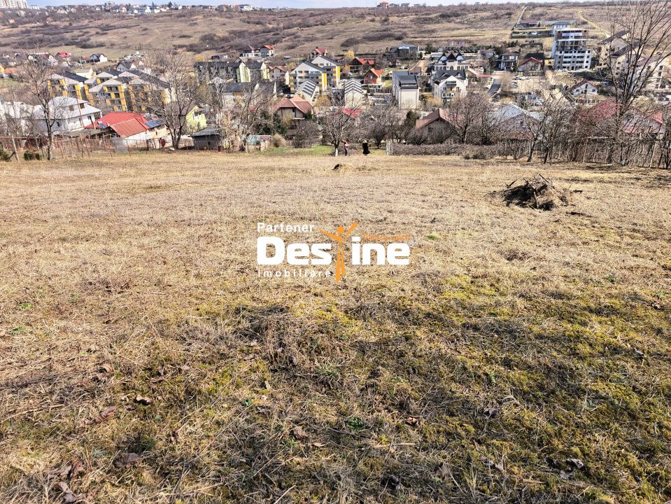 Teren intravilan 3000 mp Str. Soarelui la asfalt utilități la limită