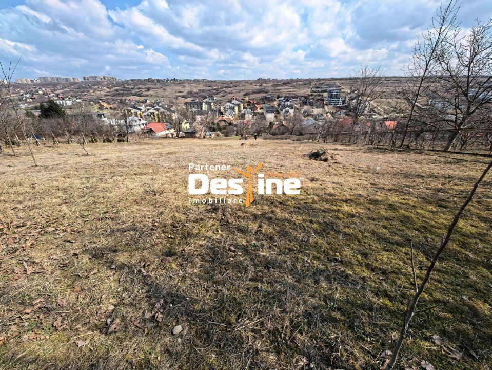 Teren intravilan 3000 mp Str. Soarelui la asfalt utilități la limită — fotografia 2