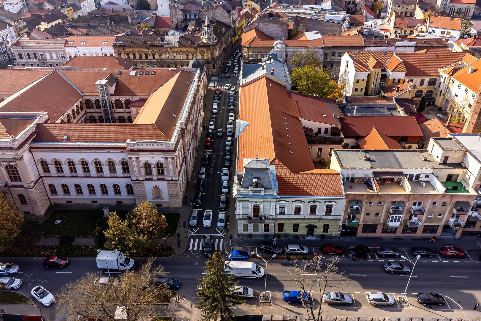 De închiriat spațiu ultracentral, ideal pentru multiple activități — fotografia 2