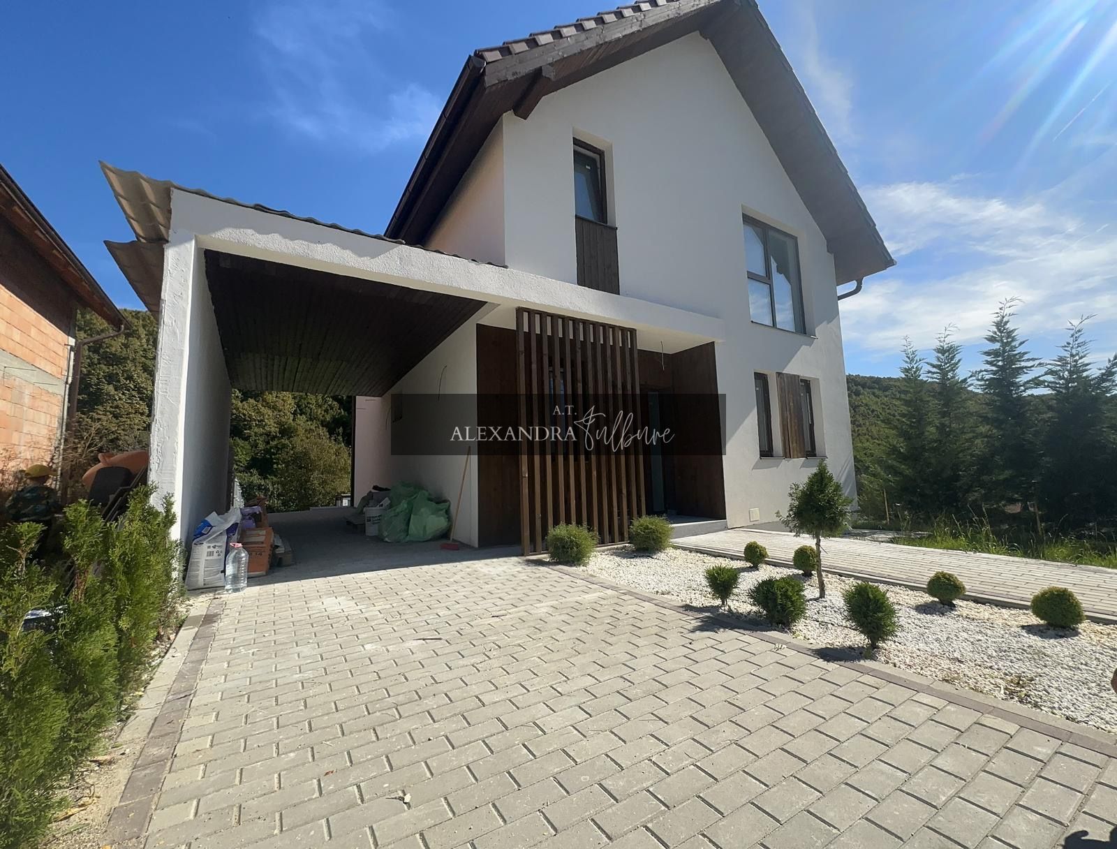 Casă individuală | finisaje moderne | la cheie | curte | Salicea — fotografia 4